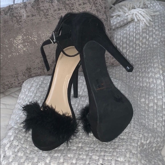Fashion nova Fluffy Stilettos - Picture 1 of 3